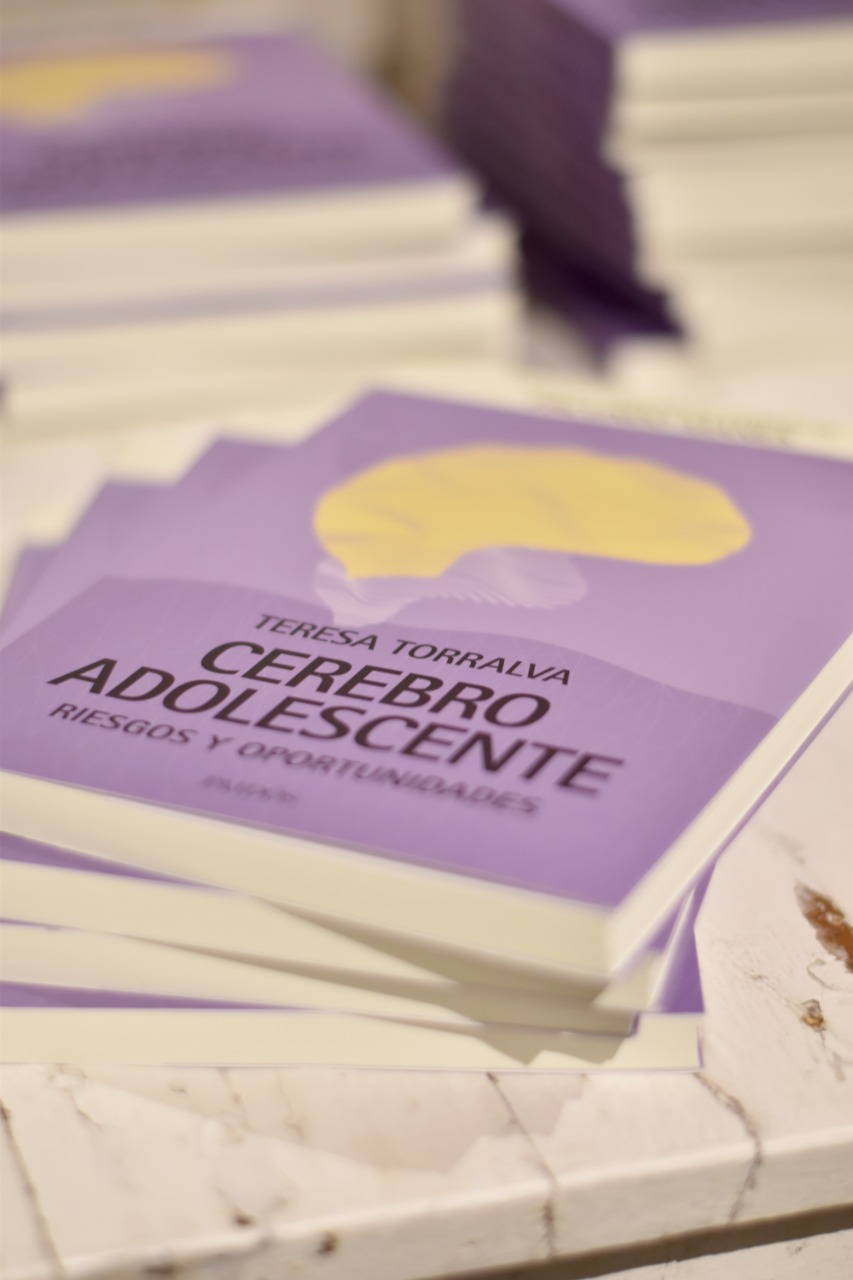 "Cerebro adolescente", el libro de Tere Torralva.